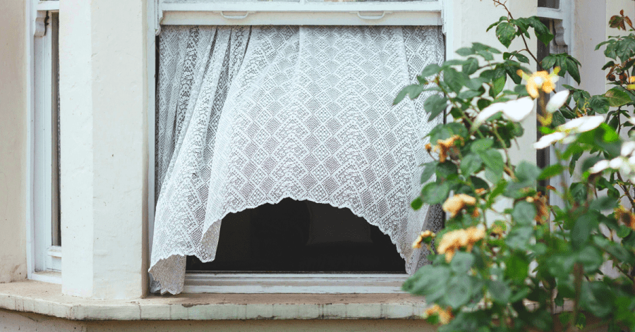 Durchzug by Alistair MacRobert